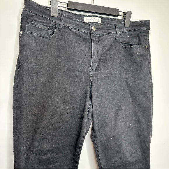 Abercrombie Mid Rise Super Skinny Jeans in Black - Picture 4 of 10